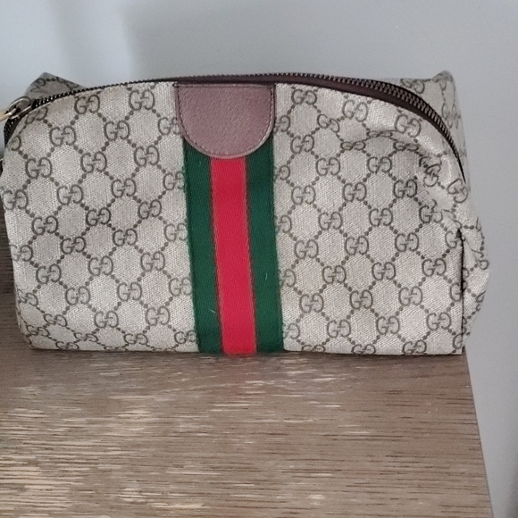 Like new Gucci tote with tags - Picture 2 of 2